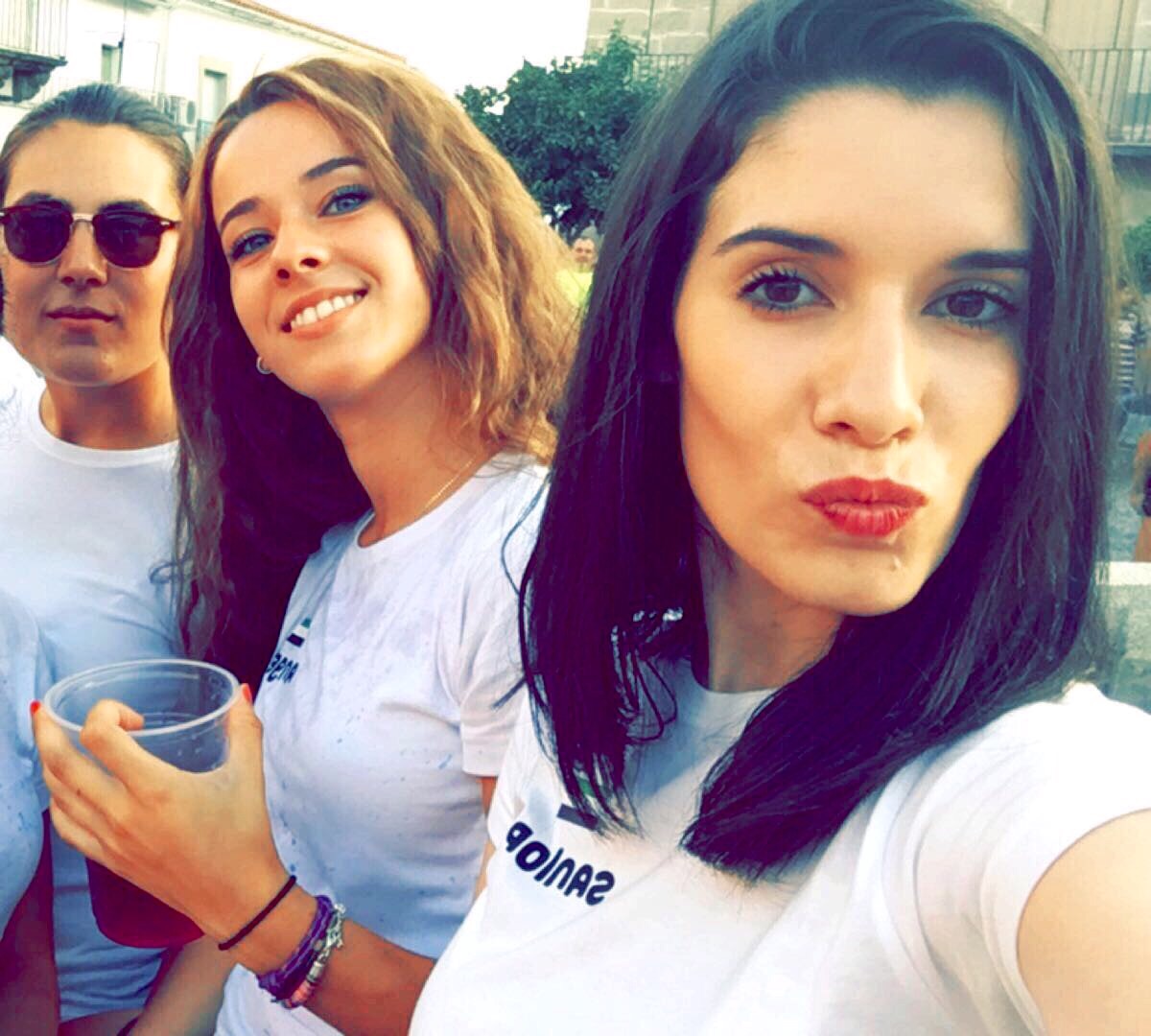 Absoluta Mente Independientes, Generosas Almas Supervivientes 